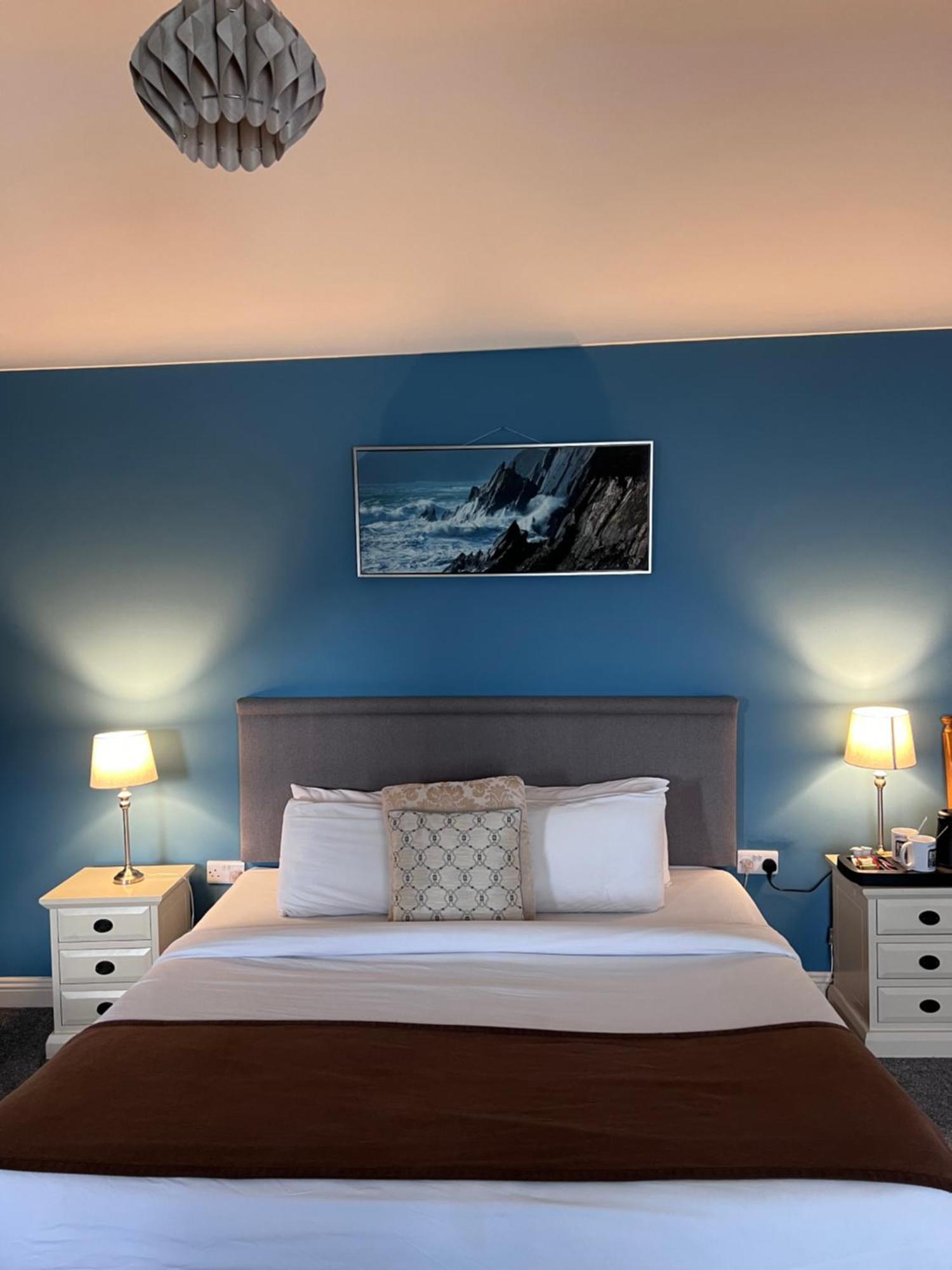 The Townhouse Bed & Breakfast Milltown Malbay Bagian luar foto