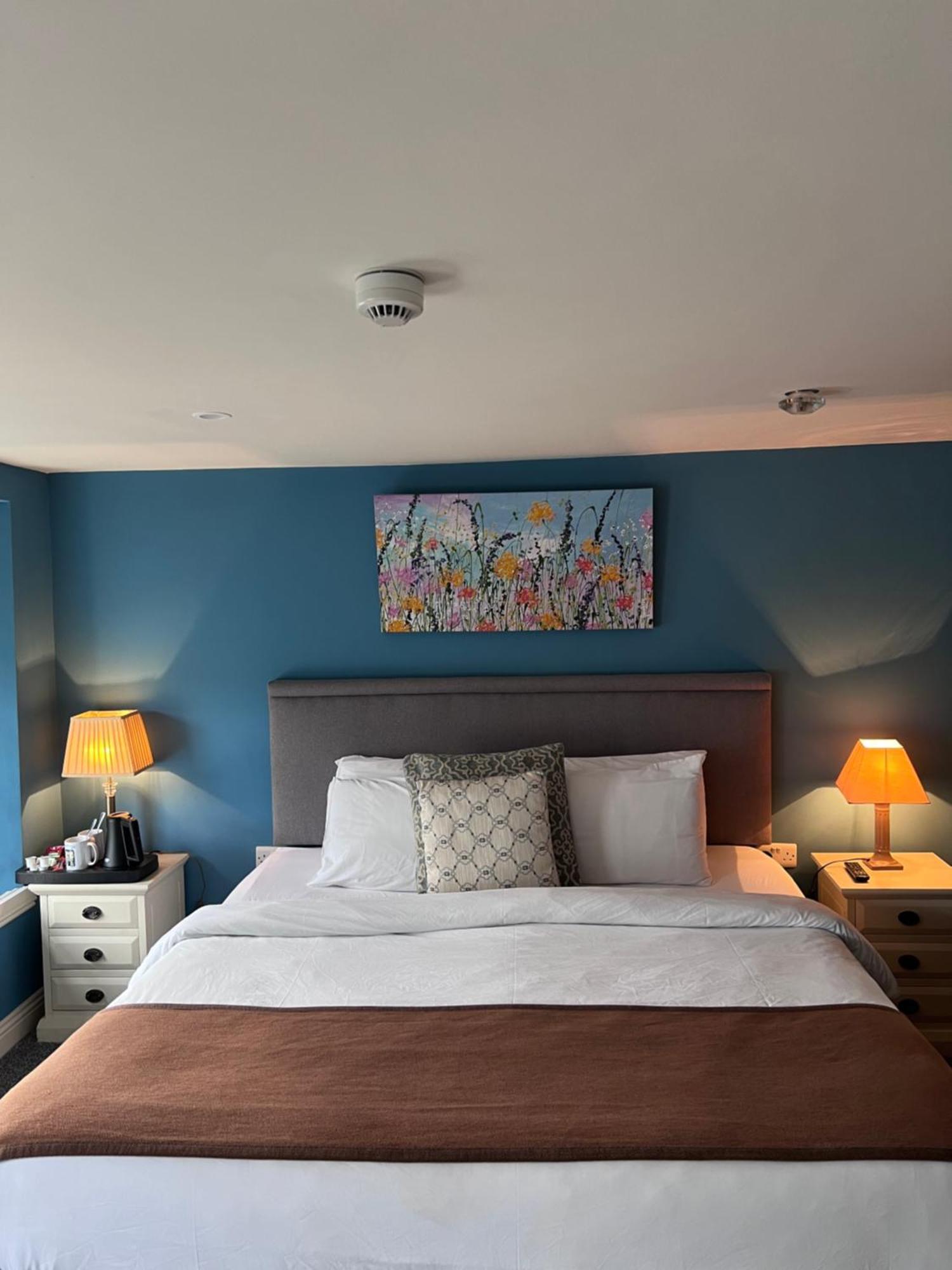 The Townhouse Bed & Breakfast Milltown Malbay Bagian luar foto