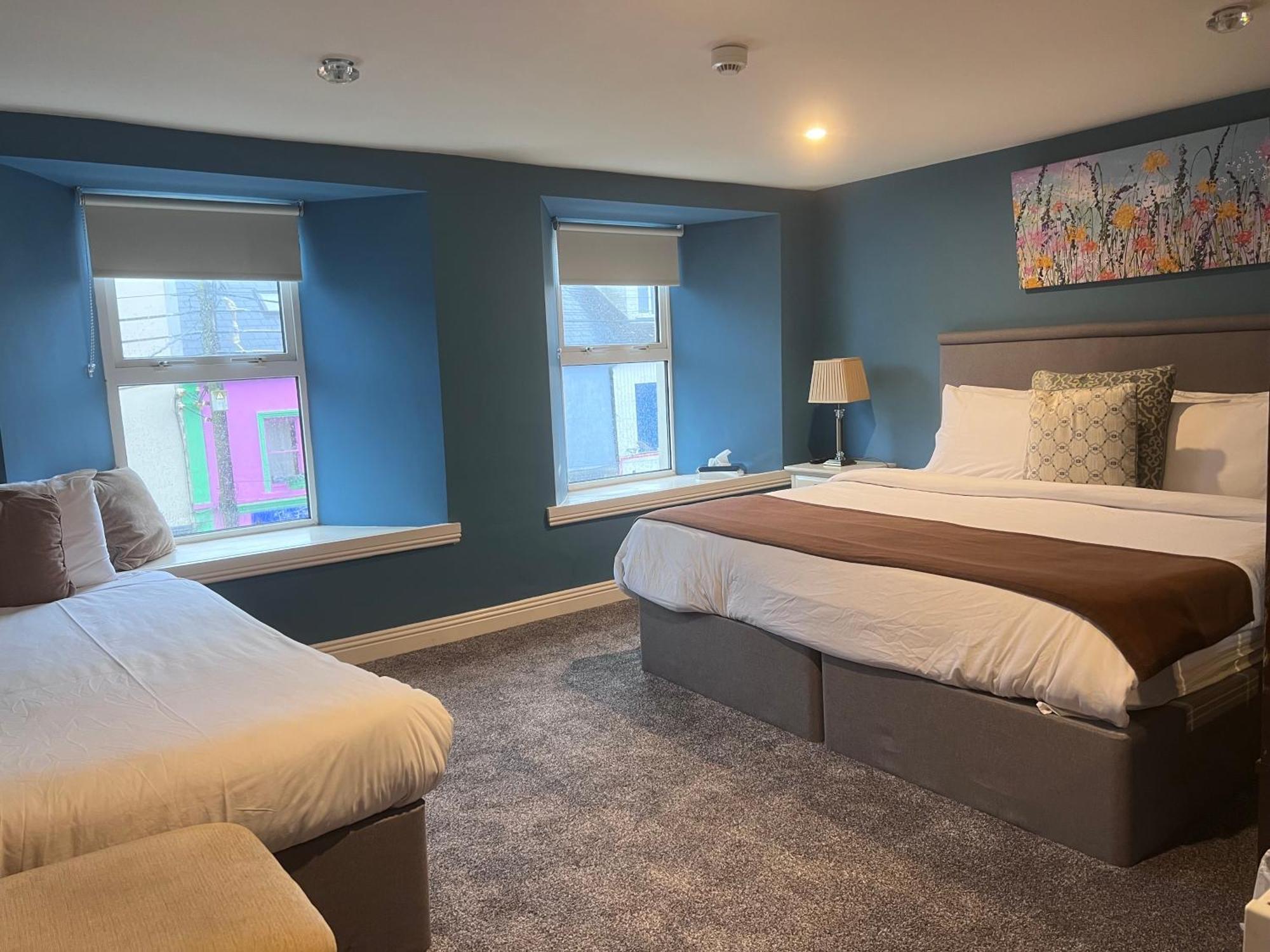 The Townhouse Bed & Breakfast Milltown Malbay Bagian luar foto
