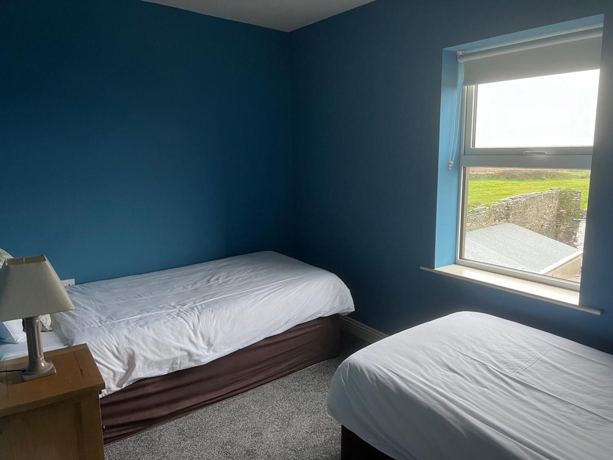 The Townhouse Bed & Breakfast Milltown Malbay Bagian luar foto