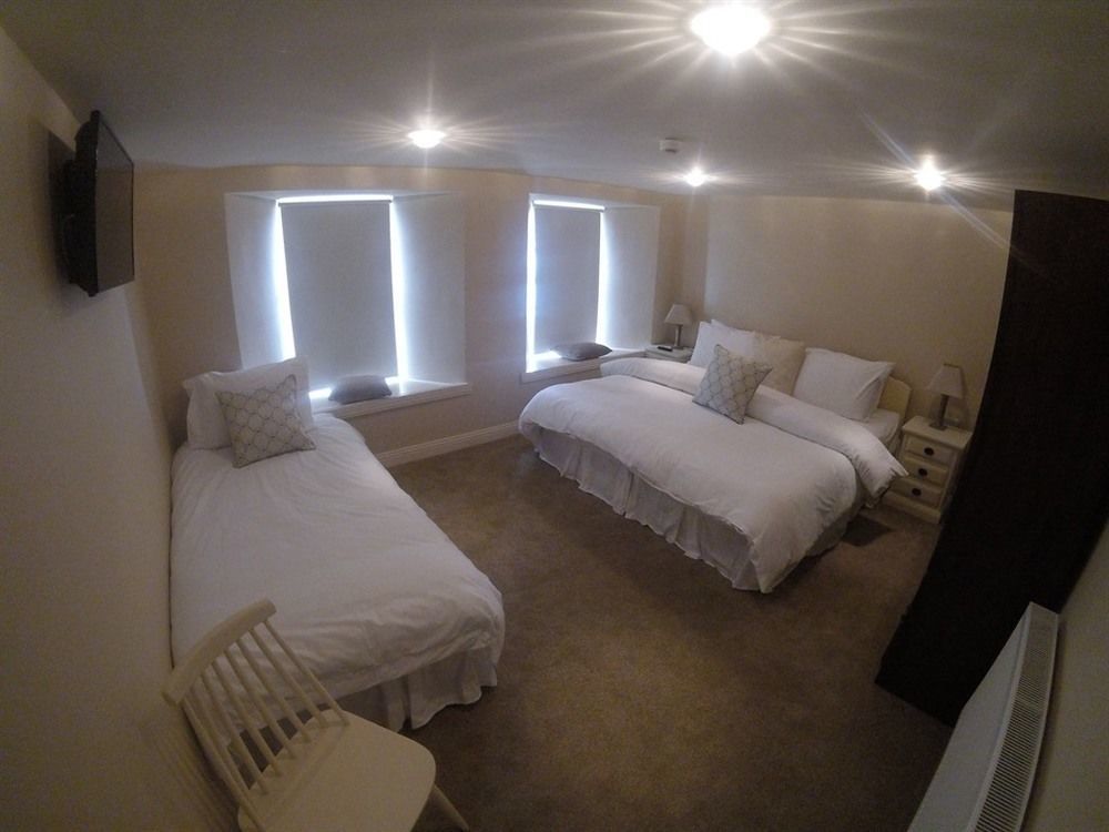 The Townhouse Bed & Breakfast Milltown Malbay Bagian luar foto