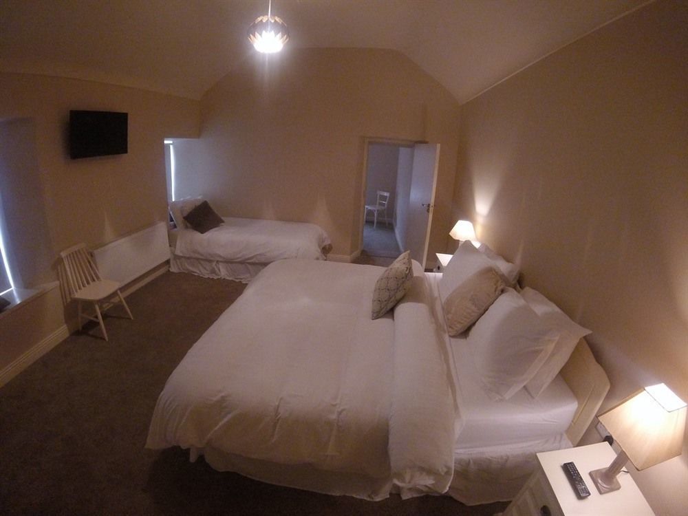 The Townhouse Bed & Breakfast Milltown Malbay Bagian luar foto